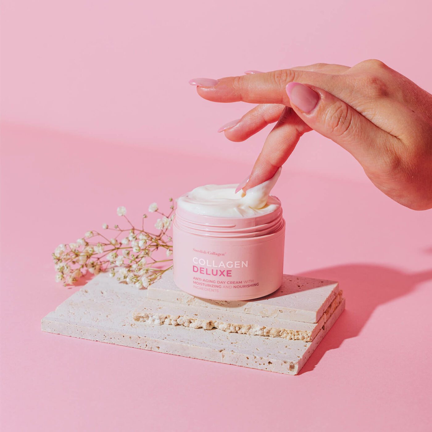 Crema de zi cu Retinol Gama Colagen Deluxe imbunatatita cu Retinol, Acid Hialuronic, Colagen Marin, Vitamina E, Unt de Shea, Ulei de Jojoba, Aloe Vera - 50 ml Crema de zi cu Retinol Gama Colagen Deluxe imbunatatita cu Retinol, Acid Hialuronic, Colagen Marin, Vitamina E, Unt de Shea, Ulei de Jojoba, Aloe Vera - 50 ml