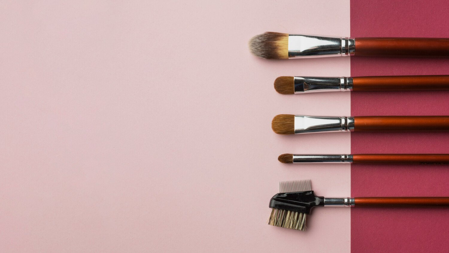 curatarea pensulelor de machiaj curatarea pensulelor de machiaj